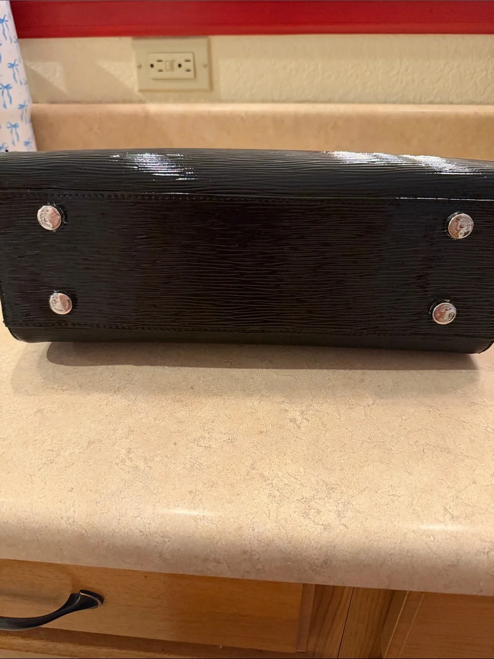 Louis Vuitton electric epi Brea: damaged